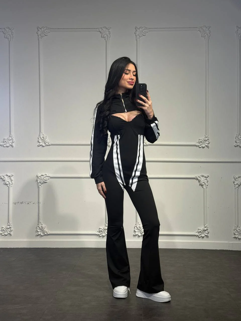 JUMPSUIT MADAME CON COPRISPALLE - Image 5